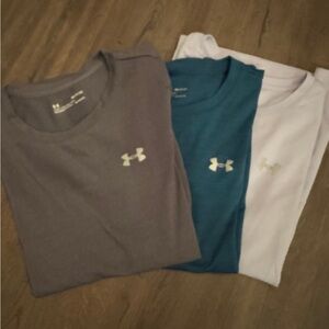 Under Armour T-Shirts in Gray, Blue, and Lavender Women size Small